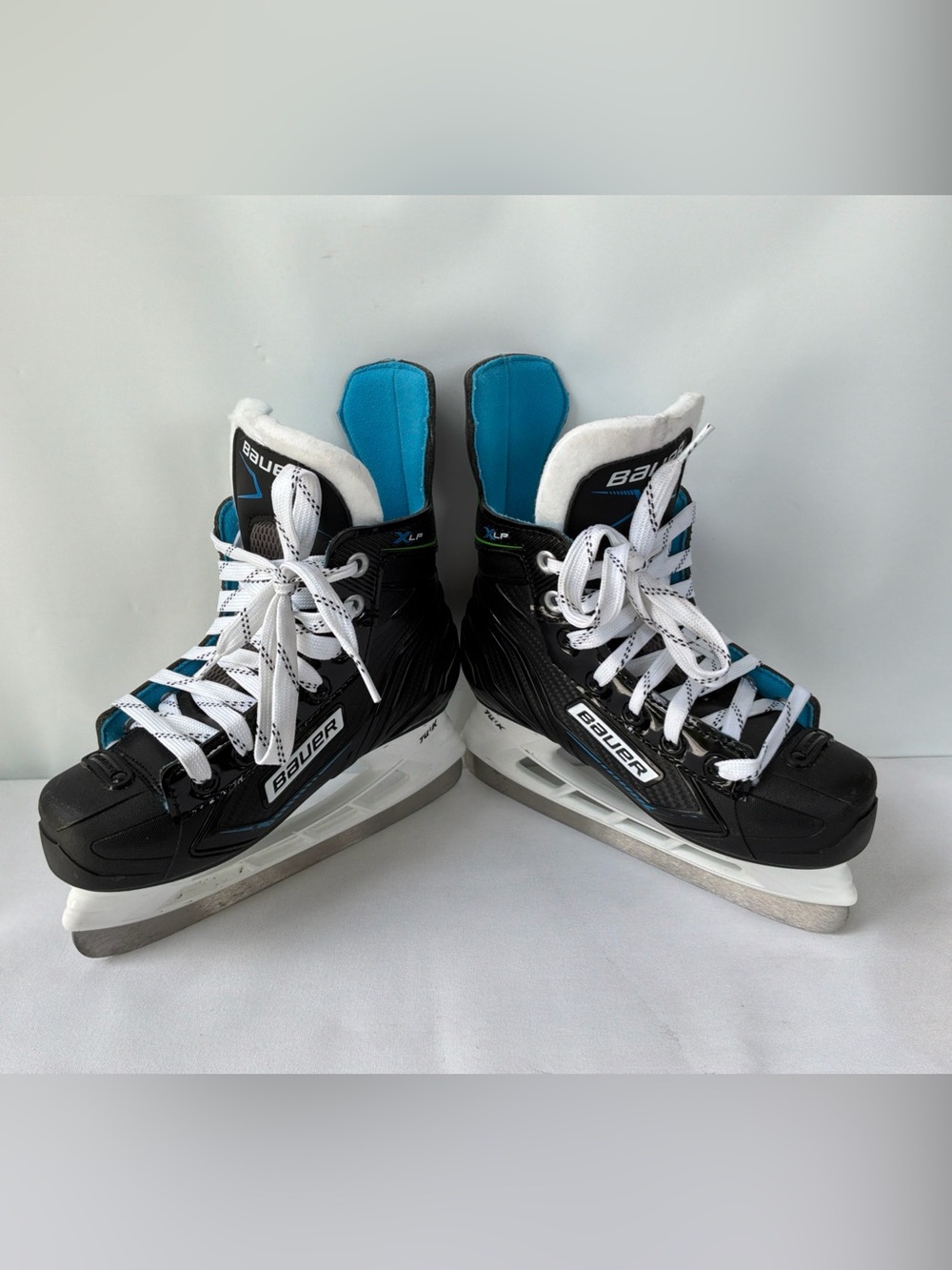 Bauer XLP Youth Hockey Ice Skates Size Y13 Black/Blue New !!!